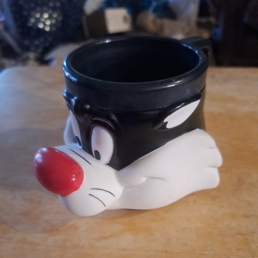 Promotional Partners, SLYVESTER Children's Plastic 3D Cup 1992